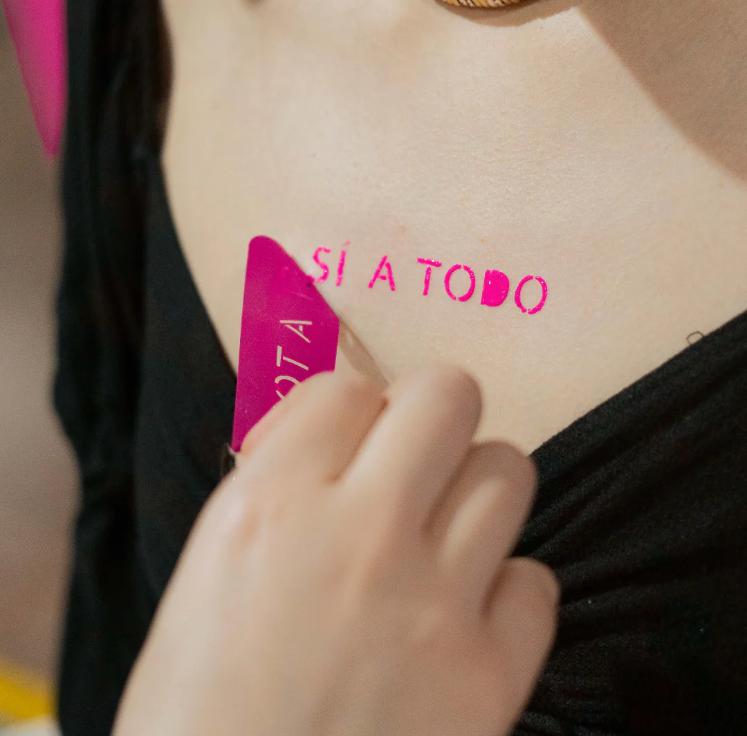 Kit tatuajes comestibles (Sí a todo, bésame lento, tu lengua aquí)